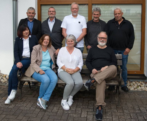 (vorne von links):  Monika Brücher, Susanne Steiner, Monika Benner, Rainer Binde.     (hinten von links)  Jörg Hain, Andreas Schuster, Fraktionsvorsitzender Jochen Schneider, Henning Schäfer Lutz Hinze.     Nicht auf dem Foto sind Dieter Peter und Lars St